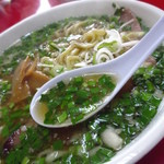 一品香 - 豚骨、鶏がらをじっくり炊いた絶品スープ