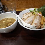 自家製麺 5102 じかせいめん こてつ 旧店名 つけ麺 虎鉄 泉外旭川 つけ麺 食べログ
