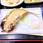 十八番 - とろろ納豆とアジの開き定食。¥850。