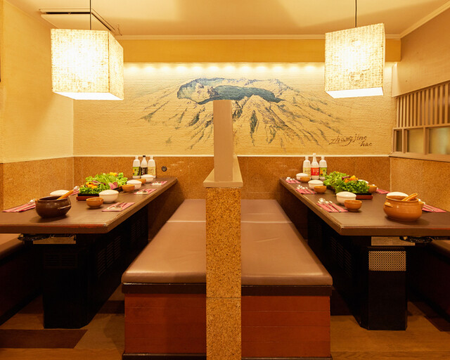 座席 金達莱 キンタツライ 新大久保 韓国料理 食べログ