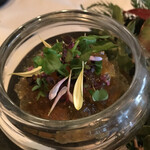 レストラン マノワ - ムニュールミエール５８０８円 。蝦夷あわびの冷製 高麗キジのコンソメジュレ添え。じっくりと火入れした鮑は、旨味もたっぷりです（╹◡╹）（╹◡╹）