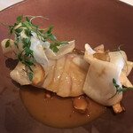 レストラン マノワ - ムニュールミエール５８０８円 。クエのコンフィ。シットリ仕上げたクエは、プルプルの食感で、旨味も濃く、とーっても美味しかったです（╹◡╹）（╹◡╹）