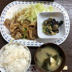 居喰処 光 - 2020/12/10
      本日の日替り 焼肉定食 500円