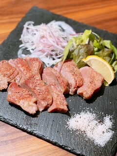 肉バル ジラソーレ - 牛タンステーキ