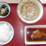 富山上袋食堂 - ブリの照焼き＆ほうれん草おひたし・ご飯小・豚汁