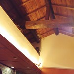 ウエルト - 店内の様子。立派な梁です。