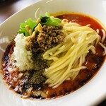 四川担担麺 蒼雲 - 医食同源的観点でもスカッと心身爽快ε-(´∀｀; )
      夏場は食欲増進、冬場はポカポカ、体の底が熱くなる