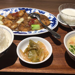 中国名菜 陳麻婆豆腐 - エビチリ定食