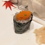 弘寿司 - 白魚の温泉卵黄身乗せ