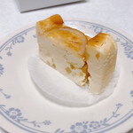 Story of cheesecake - グリーンレモンチーズケーキ　¥540円
                      写真撮る前にフォークを入れて崩してしまいました(^◇^;)
