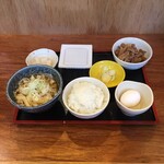 肉うどん さんすけ - 朝定食 納豆 480円
      肉増しは+100円