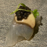 ラ・ヴァガボンド - 三重県産カワハギと茄子の素揚げにラトビア産キャビア