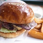 THE BURGER STAND FELLOWS - ベーコンチーズバーガー