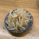 炭火串焼 鳥福 - もやしナムル