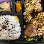 欅屋 - 油淋鶏弁当 ¥530