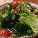 郷土料理 活魚 魚蔵 - サービスのサラダ