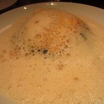 ルール ブルー - ヒラメのバターソテー　ウニ・ズワイガニ・ほうれん草のバター蒸し添えオマール海老の香る軽い泡のソース（￥3150）