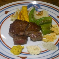 知喜多 横浜西口店 - お肉が１００グラム