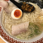 駅前豚骨ラーメン ニネンヤ - 