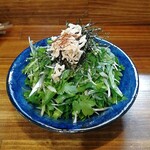 串焼き 巴 - 春菊のサラダ