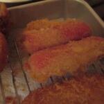 フランス惣菜と串カツ マルブラード - 赤ウインナー