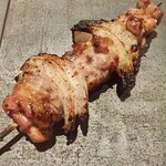 とり茶太郎 - ホロホロ鳥のはらみには脂を吸った玉ねぎが　これ抜群です