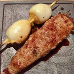 とり茶太郎 - 鶉卵よりひと回り大きいエルフランスとつくねが一緒に出てきました