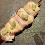 とり茶太郎 - 比内地鶏の笹身さび焼き　濃厚系が続いたのでちょっと攻め手を緩めた感じがしますがこれも淡白な旨味がたっぷり