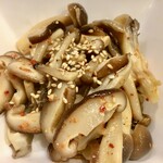 かつぎや - キノコのナムルもハイボールにぴったりです