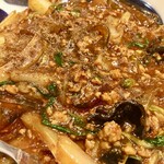 かつぎや - 極太の春雨をフィーチャーした激ウマ麻婆春雨