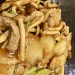 かつぎや - カタ焼きそばに餡がたっぷり　お酢と辛子が大活躍しました　