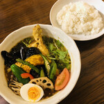 Nishi Tonden Doori Supu Kare Hompo - とり野菜カレー〜あっさりサラ旨〜4辛〜ライス並盛