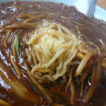 赤道食堂 - 中は普通の中華麺