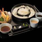 Assorted tempura with two flavors of zaru