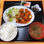 お食事 多幸 - 本日のランチ(チキンのチリソース定食)