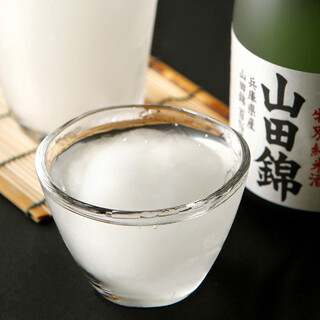 こだわりの地酒、みぞれ酒など豊富にご用意。