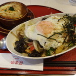 ビストロ茶葉蘭 - 野菜炒めとオニオングラタン