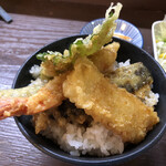 居喰処 光 - 2020/12/11
      本日の日替り 天丼 500円