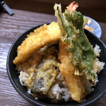 居喰処 光 - 2020/12/11
      本日の日替り 天丼 500円