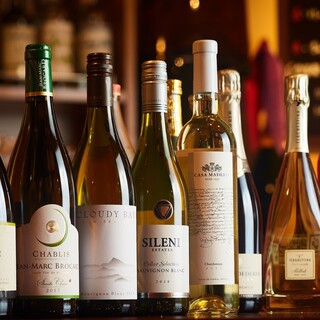 バラエティ豊かな世界のワインをボトルで楽しむ♪2名様～OK