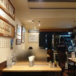 Asahikawaramembangaichi - 店内正面奥が厨房。