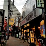 Sandaimeamimotouosensuisan - 店前から中野サンプラザ。