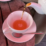 ルゥ・カフェ - 紅茶　たっぷりでうれしい