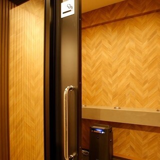 【喫煙スペースのご案内｜専用ルームでゆったり快適に】