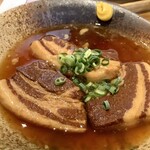 Fuujon - 【豚バラ角煮定食 650円】メインの豚バラ角煮