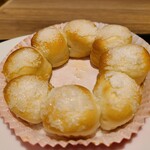Mister Donut - ポン・デちぎりパン・シュガー(165円)です。