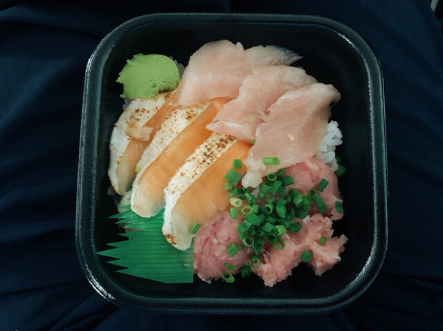 丼丸 富岡八幡宮店 トミオカハチマングウテン 門前仲町 海鮮丼 食べログ 丼丸 富岡八幡宮店 トミオカハチマングウテン 門前仲町 海鮮丼 食べログ