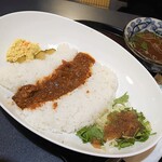 Mani Mani - 小野川カレー(サラダ・スープ付)  1280円
                        味は美味しいんだけど比率的にルーが少ないと思う。