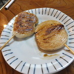 たこ坊 - 玉ねぎの塩焼き、すりみのくわ焼