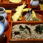 永坂更科 布屋太兵衛 - しっかりした衣でカリッと揚がって美味しいです。